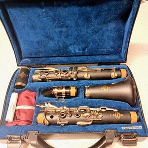 Buffet Crampon a Paris Student Clarinet B10